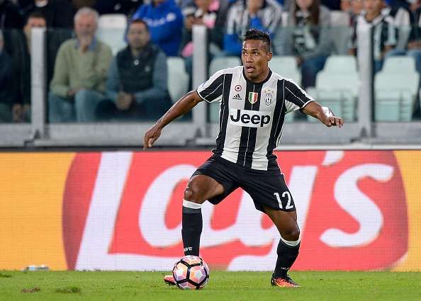 Transfer Rumour: Manchester City chasing Juventus left-back Alex Sandro