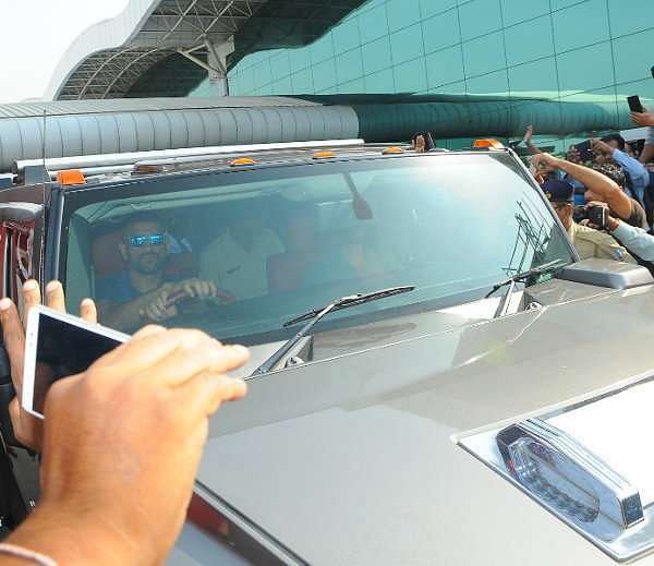 MS Dhoni's great gesture to make a fan realise her dreams