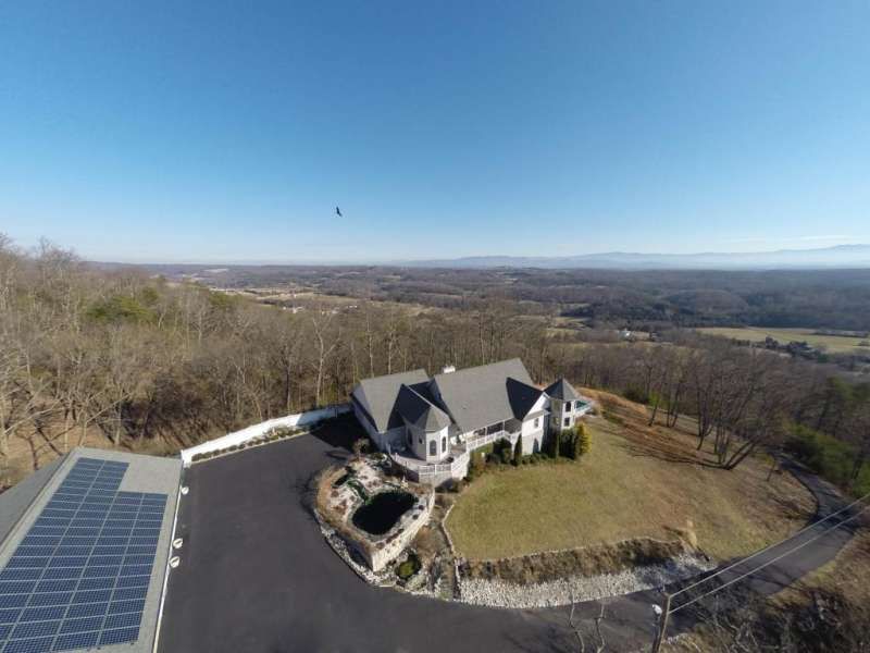 An Aerial view of the 3-time World Champion&acirc;s house