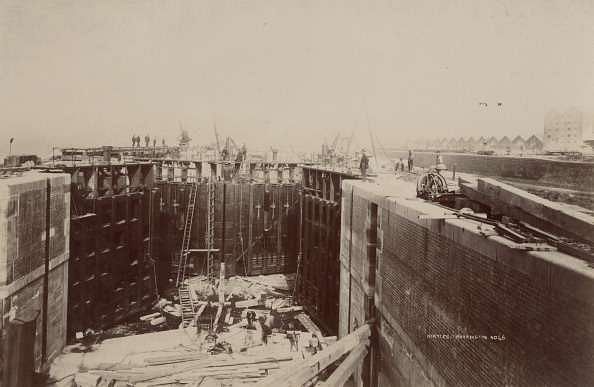 The construction of Bridgewater Lock on the Manchester Ship Canal in northwest England, circa 1890. (Photo by Hulton Archive/Getty Images)