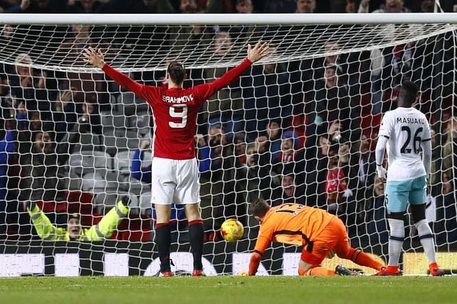 United sweep past West Ham, Arsenal ousted by Southampton
