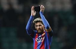 Xavi confident Messi will stay at Barcelona