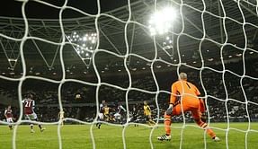 Arsenal crush West Ham thanks to Sanchez treble