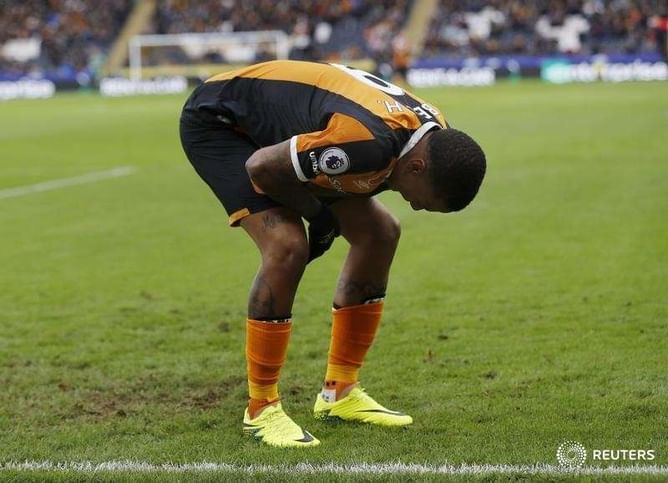 Hull striker Hernandez to have hernia operation