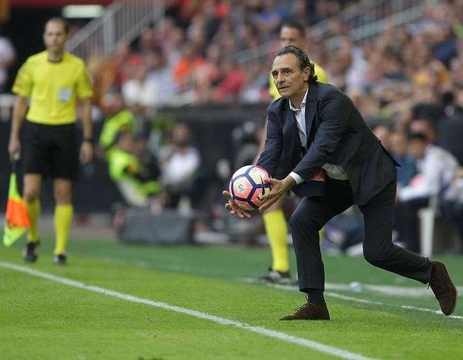 Troubled Prandelli loses patience with Valencia players