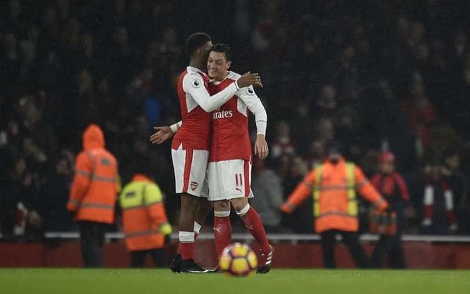 Arsenal go top as West Ham drop into relegation zone