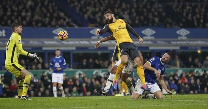 Williams heads Everton to 2-1 win over Arsenal