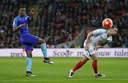 Wolfsburg sign Dutch international Bazoer from Ajax