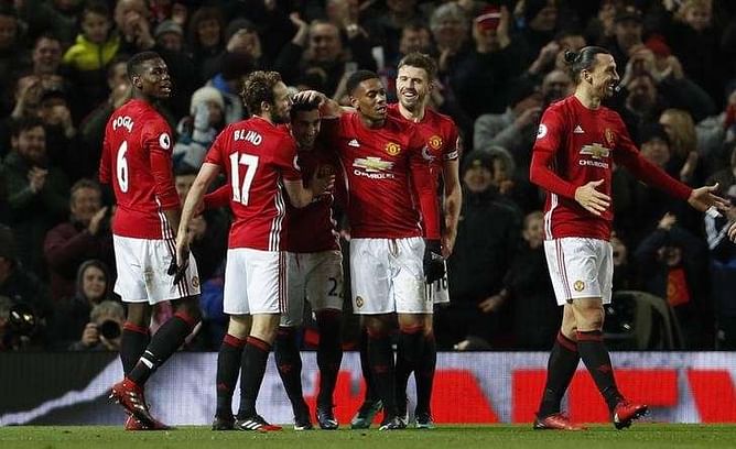 Blind strikes as ruthless Man United sink Sunderland