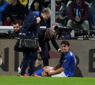 TURIN, ITALY - OCTOBER 06: Riccardo Montolivo of Italy lies in the pitch injured during the FIFA 2018 World Cup Qualifier between Italy and Spain at Juventus Stadium on October 6, 2016 in Turin, Italy. (Photo by Claudio Villa/Getty Images)