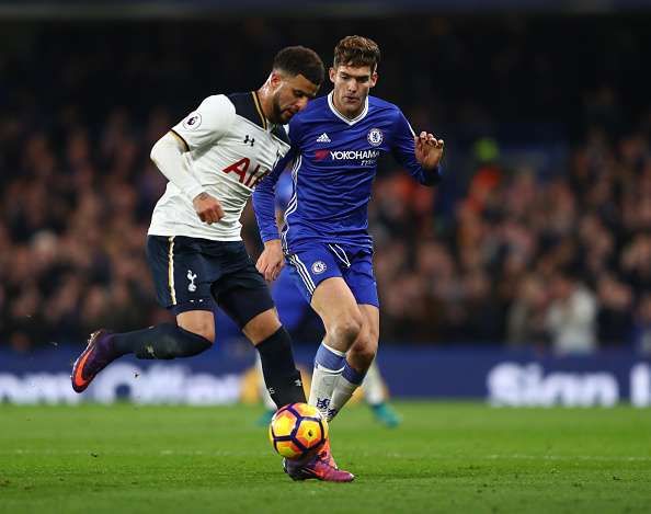 LONDON, ENGLAND - NOVEMBER 26: Kyle Walker of Tottenham Hotspur and Marcos Alonso of Chelsea compete for the ball during the Premier League match between Chelsea and Tottenham Hotspur at Stamford Bridge on November 26, 2016 in London, England. (Photo by Clive Rose/Getty Images)