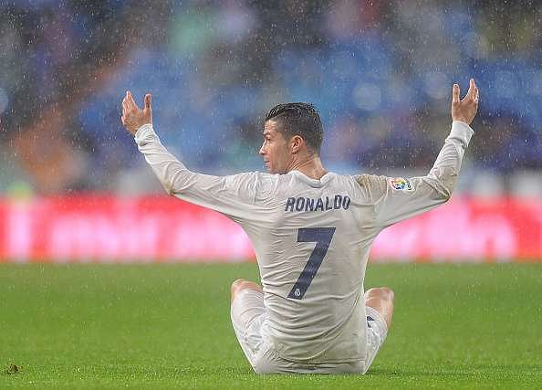 MADRID, SPAIN - NOVEMBER 26:  Cristiano Ronaldo of Real Madrid reacts during the La Liga match between Real Madrid CF and Real Sporting de Gijon at Estadio Santiago Bernabeu on November 26, 2016 in Madrid, Spain.  (Photo by Denis Doyle/Getty Images)