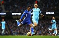 MANCHESTER, ENGLAND - DECEMBER 03: Willian of Chelsea scores his team's second goal during the Premier League match between Manchester City and Chelsea at Etihad Stadium on December 3, 2016 in Manchester, England. (Photo by Clive Brunskill/Getty Images)