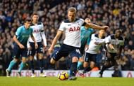 LONDON, ENGLAND - DECEMBER 03: Harry Kane of Tottenham Hotspur converts the penalty to score the opening goal during the Premier League match between Tottenham Hotspur and Swansea City at White Hart Lane on December 3, 2016 in London, England. (Photo by Tony Marshall/Getty Images)
