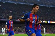 BARCELONA, SPAIN - DECEMBER 03: Luis Suarez of Barcelona celebrates scoring the opening goal during the La Liga match between FC Barcelona and Real Madrid CF at Camp Nou on December 3, 2016 in Barcelona, Spain. (Photo by David Ramos/Getty Images)