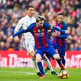 Kobe Bryant decides between Lionel Messi and Cristiano Ronaldo
