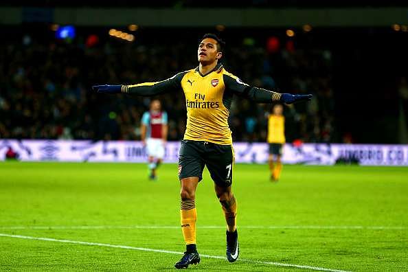 LONDON, ENGLAND - DECEMBER 03:  Alexis Sanchez of Arsenal celebrates after scoring his team's third goal during the Premier League match between West Ham United and Arsenal at London Stadium on December 3, 2016 in London, England.  (Photo by Jordan Mansfield/Getty Images)