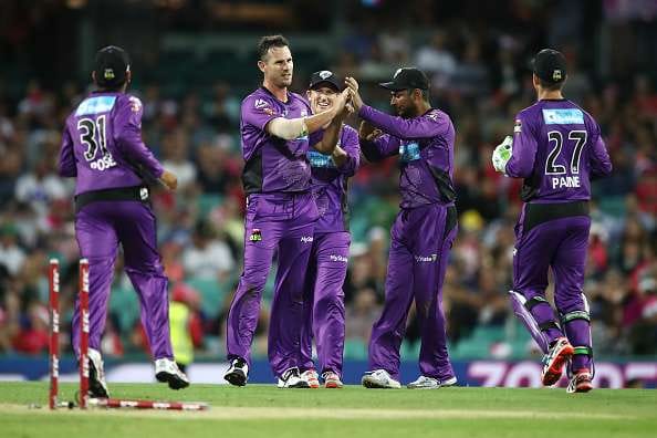 SYDNEY, AUSTRALIA - DECEMBER 23: Shaun Tait of the Hurricanes celebrates dismissing Sam Billings of the Sixers during the Big Bash League match between the Sydney Sixers and Hobart Hurricanes at Sydney Cricket Ground on December 23, 2016 in Sydney, Australia. (Photo by Cameron Spencer/Getty Images)