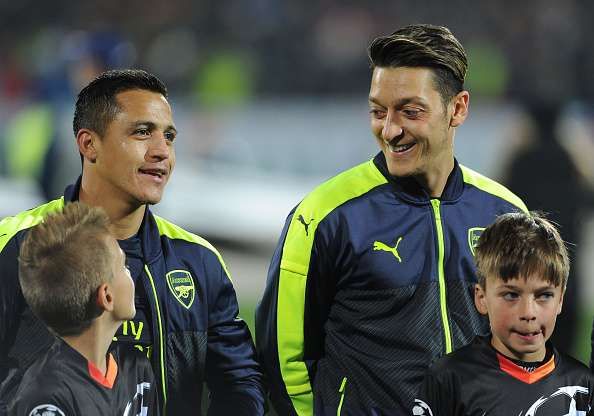 EPL 2016/17: New contracts for Alexis Sanchez and Mesut Ozil could finally win Arsenal a title, says David Seaman