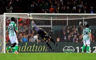 BARCELONA, SPAIN - MAY 05: Goalkeeper Jose Pinto of Barcelona dives in vain as Ruben Castro (R)of Real Betis scores his team's second goalduring the La Liga match between FC Barcelona and Real Betis Balompie at Camp Nou on May 5, 2013 in Barcelona, Spain. (Photo by David Ramos/Getty Images)
