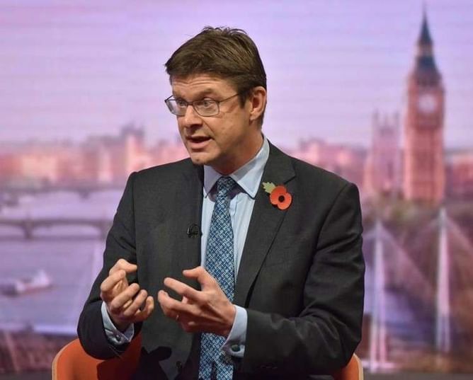FA chairman suggests gay players could come out together