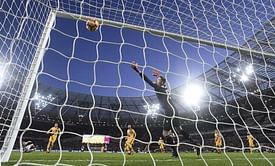 Carroll scores a screamer as Hammers add to Palace woe