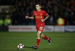 Midfielder Coutinho extends contract with Liverpool