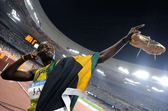 Bolt returns gold medal from 2008 4x100 relay