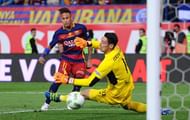 MADRID, SPAIN - MAY 22: Neymar of FC Barcelona beats Sergio Rico of Sevilla scoring Barcelona's 2nd goal during the Copa del Rey Final between Barcelona and Sevilla at Vicente Calderon Stadium on May 22, 2016 in Madrid, Spain. (Photo by Denis Doyle/Getty Images)