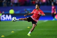 MADRID, SPAIN - SEPTEMBER 28: Thiago Alcantara of FC Bayern Muenchen juggles the ball during the warm up prior to the UEFA Champions League Group D match between Club Atletico de Madrid and FC Bayern Muenchen at Vicente Calderon Stadium on September 28, 2016 in Madrid, Spain. (Photo by David Ramos/Getty Images)