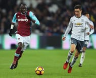 STRATFORD, ENGLAND - JANUARY 02: Cheikhou Kouyate of West Ham United takes on Ander Herrera of Manchester United during the Premier League match between West Ham United and Manchester United at London Stadium on January 2, 2017 in Stratford, England. (Photo by Warren Little/Getty Images)