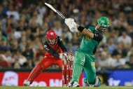 MELBOURNE, AUSTRALIA - JANUARY 07: Kevin Pietersen of the Melbourne Stars plays a reverse bst shot during the Big Bash League match between the Melbourne Renegades and the Melbourne Stars at Etihad Stadium on January 7, 2017 in Melbourne, Australia. (Photo by Darrian Traynor/Getty Images)