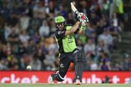 HOBART, AUSTRALIA - JANUARY 08: Shane Watson of the Thunder bats during the Big Bash League match between the Hobart Hurricanes and the Sydney Thunder at Blundstone Arena on January 8, 2017 in Hobart, Australia. (Photo by Mark Kolbe/Getty Images)