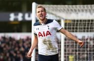 LONDON, ENGLAND - JANUARY 14: Harry Kane of Tottenham Hotspur celebrates scoring his sides fourth goal during the Premier League match between Tottenham Hotspur and West Bromwich Albion at White Hart Lane on January 14, 2017 in London, England. (Photo by Clive Rose/Getty Images)