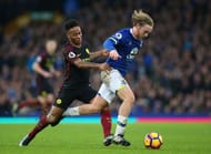 LIVERPOOL, ENGLAND - JANUARY 15: Tom Davies of Everton is challenged by Raheem Sterling of Manchester City during the Premier League match between Everton and Manchester City at Goodison Park on January 15, 2017 in Liverpool, England. (Photo by Alex Livesey/Getty Images)