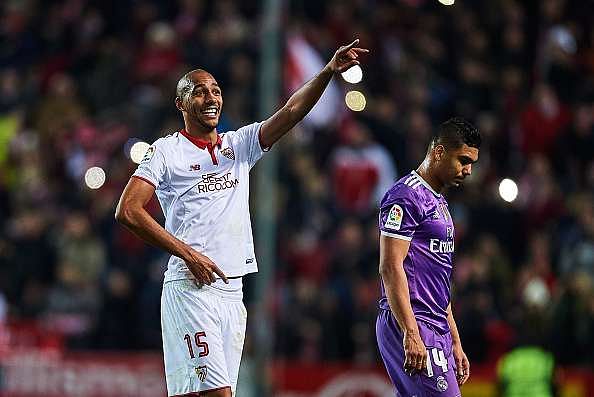 SEVILLE, SPAIN - JANUARY 15:  Steven N&#039;Zonzi of Sevilla FC celebrates after winning the match against Real Madrid CF during the La Liga match between Sevilla FC and Real Madrid CF at Estadio Ramon Sanchez Pizjuan on January 15, 2017 in Seville, Spain.  (Photo by Aitor Alcalde/Getty Images)