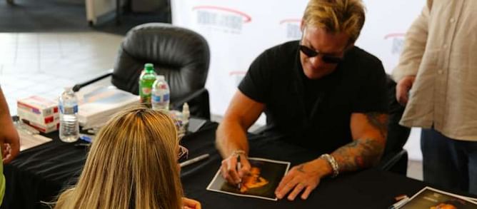WWE News: Chris Jericho helps Louisville girl ask her boyfriend out to prom
