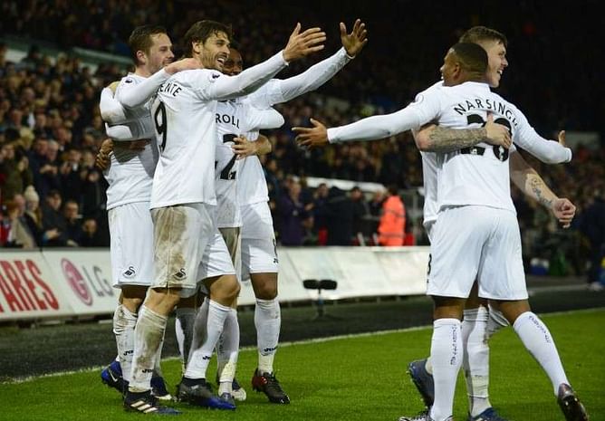 Sigurdsson steers Swansea to victory over Saints