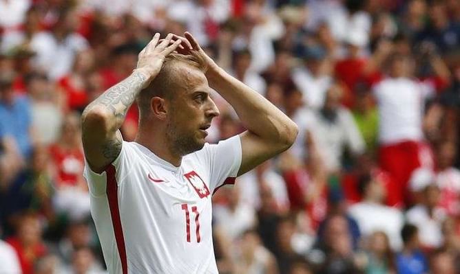Poland winger Grosicki joins Hull from Rennes