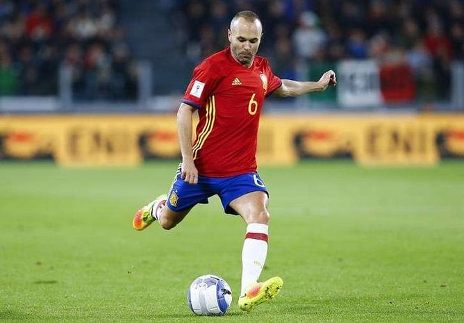 Barcelona captain Iniesta back in training after injury