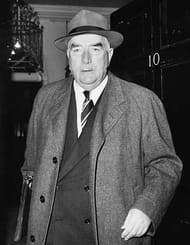 Australian Prime Minister Robert Menzies arriving at 10 Downing Street for the last meeting of the Commonwealth Prime Ministers Conference, London, May 13th 1960. (Photo by Jimmy Sime/Central Press/Getty Images)