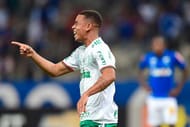 BELO HORIZONTE, BRAZIL - JUNE 25: Gabriel Jesus #33 of Palmeiras celebrates a scored goal against Cruzeiro during a match between Palmeiras and Cruzeiro as part of Brasileirao Series A 2016 at Mineirao stadium on June 25, 2016 in Belo Horizonte, Brazil. (Photo by Pedro Vilela/Getty Images)