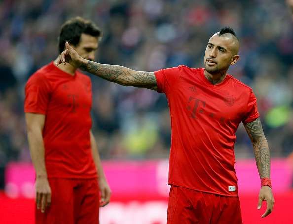 MUNICH, GERMANY - NOVEMBER 05: Arturo Vidal of FC Bayern Muenchen gestures during the Bundesliga match between Bayern Muenchen and TSG 1899 Hoffenheim at Allianz Arena on November 5, 2016 in Munich, Germany. (Photo by Boris Streubel/Getty Images)