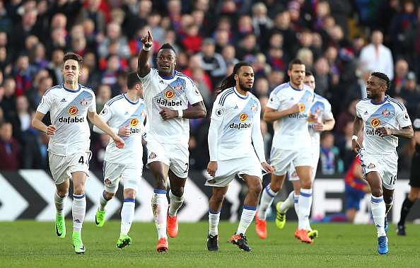 LONDON, ENGLAND - FEBRUARY 04: Lamine Kone of Sunderland (C) celebrates scoring his sides first goal during the Premier League match between Crystal Palace and Sunderland at Selhurst Park on February 4, 2017 in London, England.  (Photo by Christopher Lee/Getty Images)