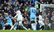 MANCHESTER, ENGLAND - FEBRUARY 05: Gylfi Sigurdsson of Swansea City scores his sides first goal during the Premier League match between Manchester City and Swansea City at Etihad Stadium on February 5, 2017 in Manchester, England. (Photo by Alex Livesey/Getty Images)