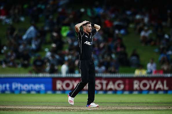 HAMILTON, NEW ZEALAND - FEBRUARY 19: Tim Southee of New Zealand reacts during the First One Day International match between New Zealand and South Africa at Seddon Park on February 19, 2017 in Hamilton, New Zealand.  (Photo by Anthony Au-Yeung/Getty Images)