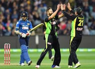 GEELONG, AUSTRALIA - FEBRUARY 19: Andrew Tye of Australia is congratulated by team mates after taking the wicket of Milinda Siriwardana of Sri Lanka during the second International Twenty20 match between Australia and Sri Lanka at Simonds Stadium on February 19, 2017 in Geelong, Australia. (Photo by Quinn Rooney/Getty Images)