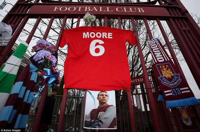 West Ham have retired their number six jersey in honour of Bobby Moore (credit- The Daily Mail)