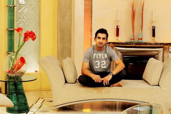 Gautam Gambhir gives financial assistance to 1998 Asian Games gold medallist Dingko Singh
