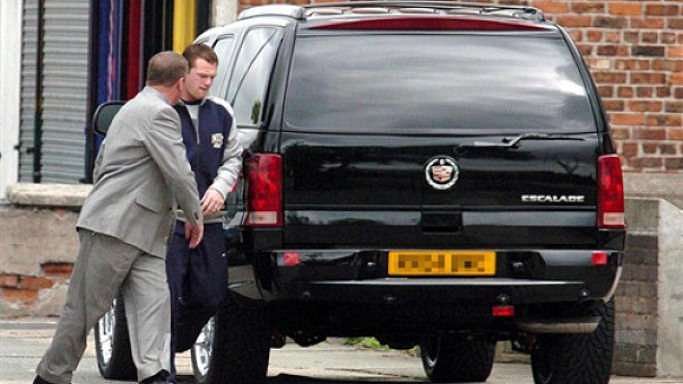 Wayne Rooney car crash Escalade